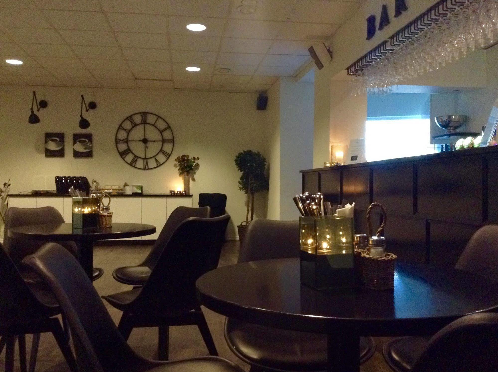 Herrljunga Hotell ภายนอก รูปภาพ