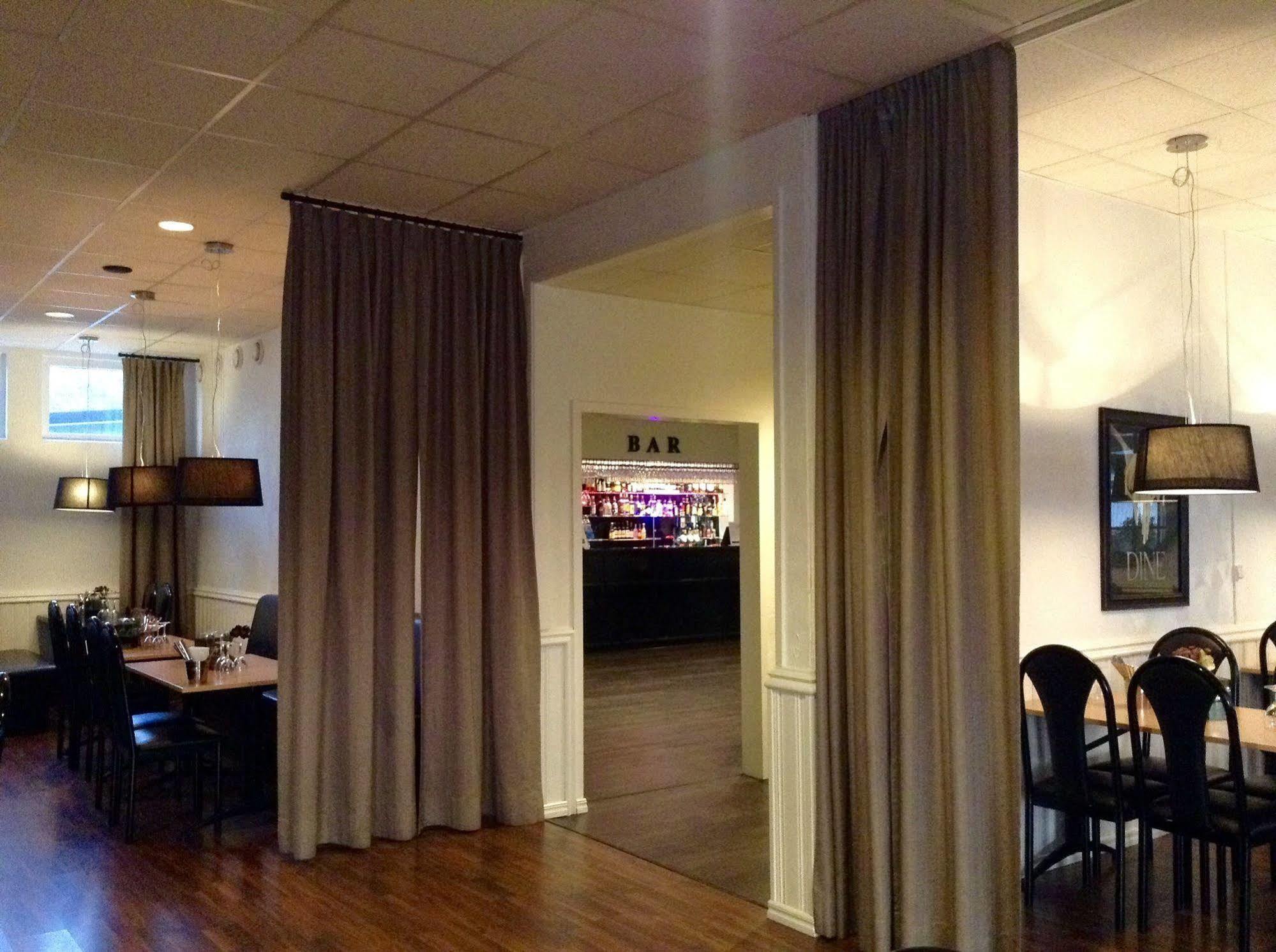 Herrljunga Hotell ภายนอก รูปภาพ